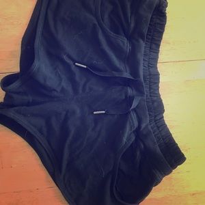 Lululemon lounge shorts size4